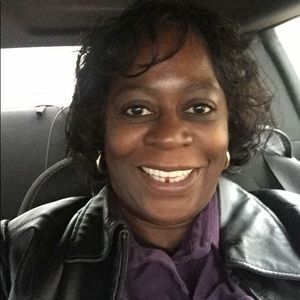 Meet your Posher, Dee